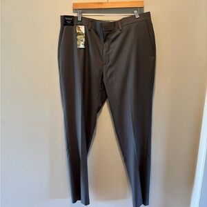 NWT Haggar Premium Comfort Slim Dress Pants 38x32